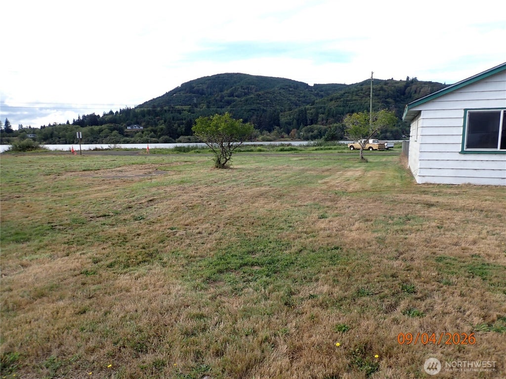 Photo of 2249 Michigan Avenue, Raymond, WA 98577 (MLS # 2587338)