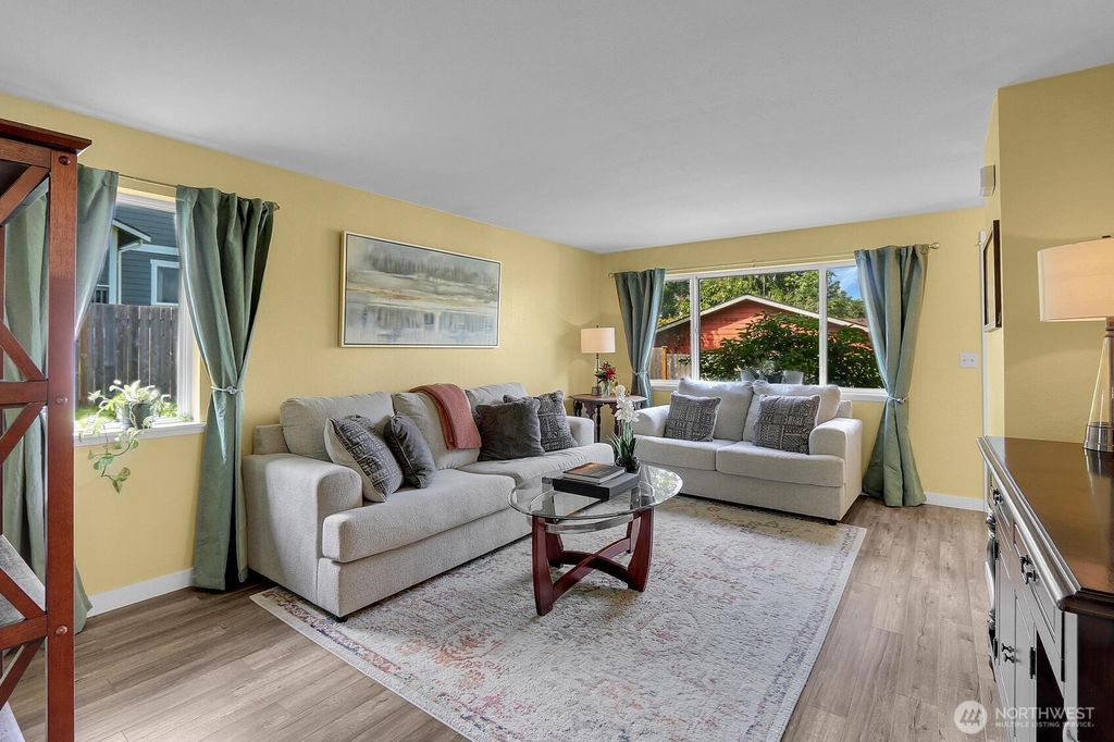 Photo of 6628 Beverly Boulevard, Everett, WA 98203 (MLS # 2510900)