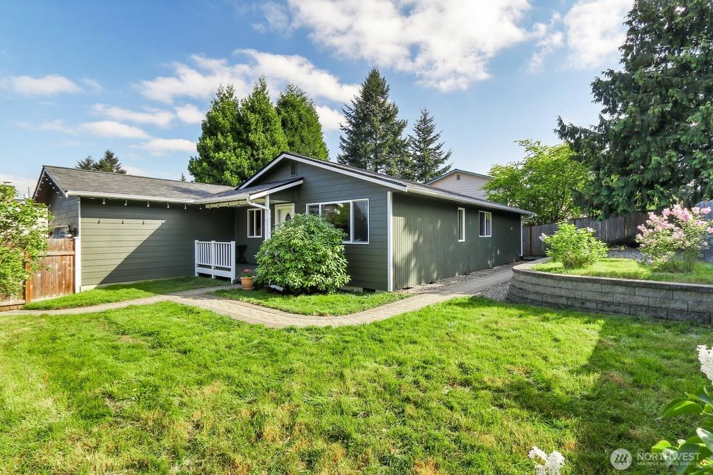 Photo of 6628 Beverly Boulevard, Everett, WA 98203 (MLS # 2510900)
