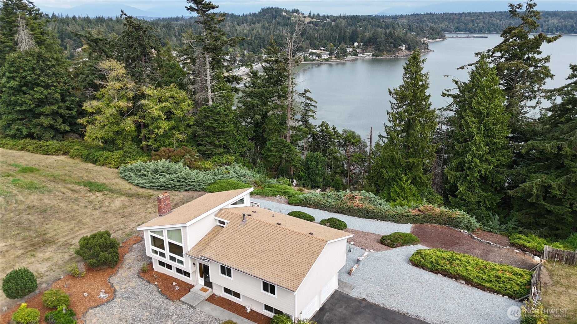 7565 Crescent Lane