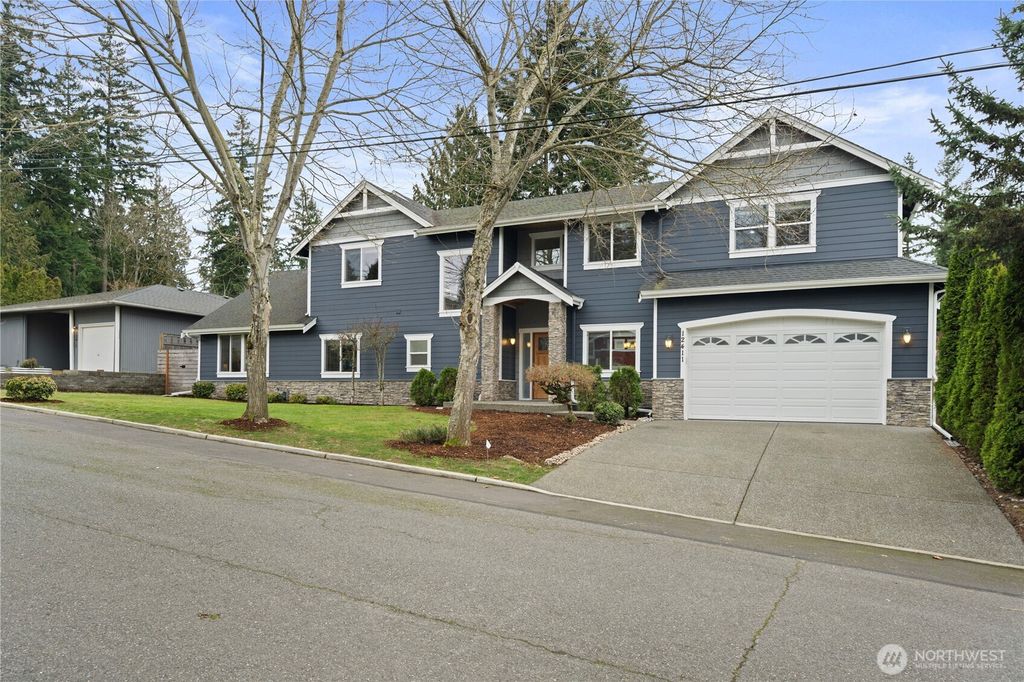 Photo of 12411 NE 108th Place, Kirkland, WA 98033 (MLS # 2477665)