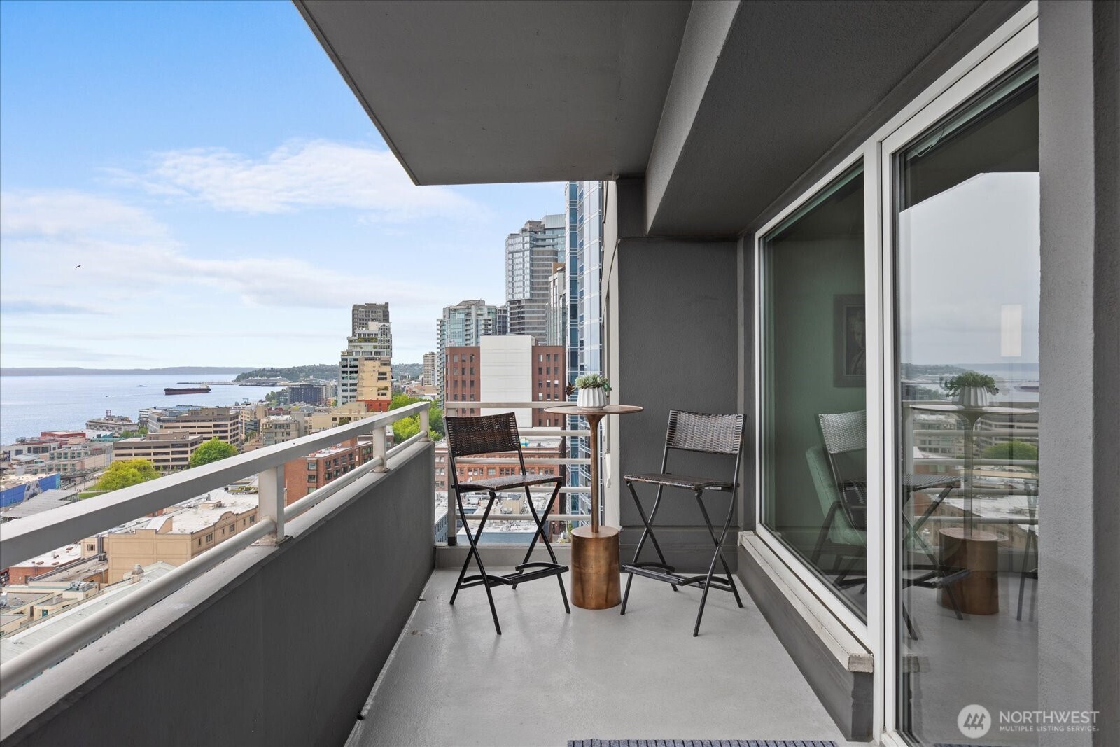 1415 2nd Avenue NE 1801