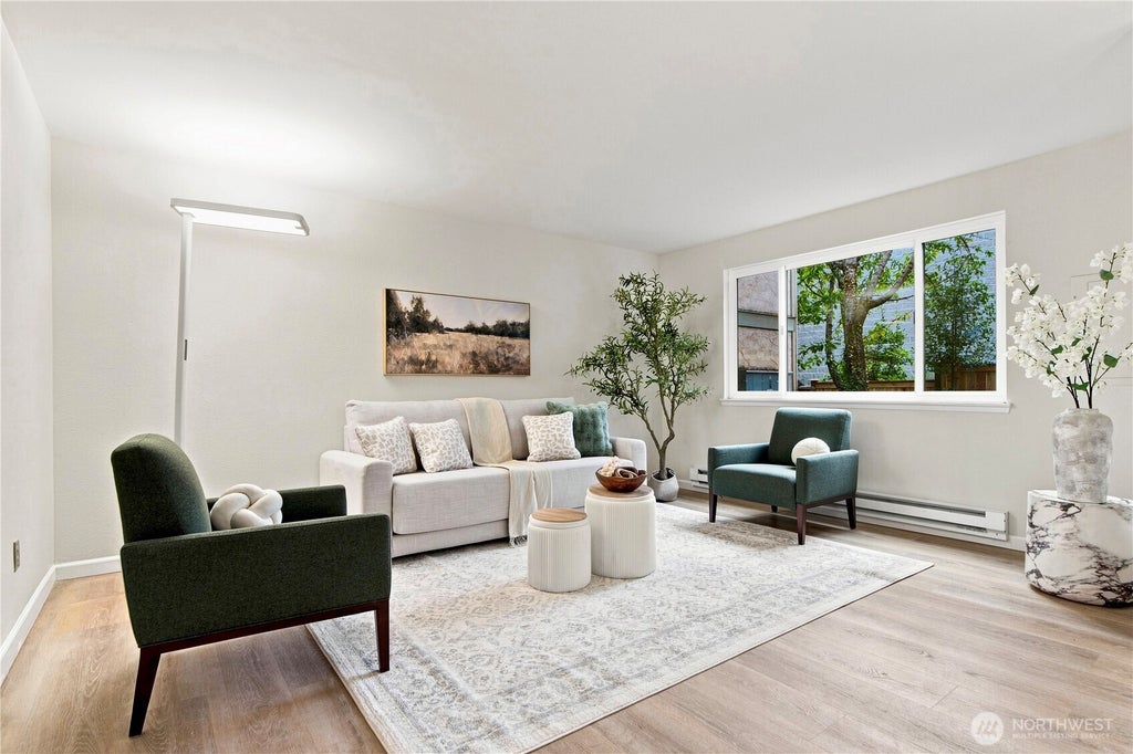 Photo of 10017 NE 138th Place #B4, Kirkland, WA 98034 (MLS # 2567961)