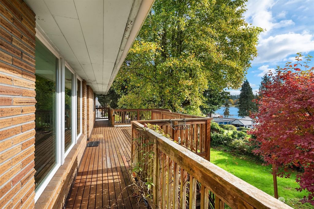 Photo of 2038 S 304th Street, Federal Way, WA 98003 (MLS # 2173670)