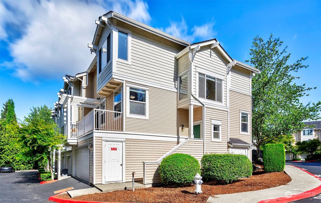 Photo of 16357 118th Lane NE, Bothell, WA 98011 (MLS # 2144137)