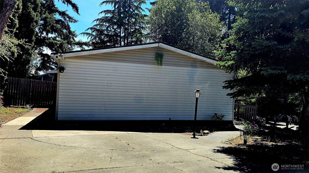 Photo of 2431 S 371st Street #20, Federal Way, WA 98003 (MLS # 2543524)