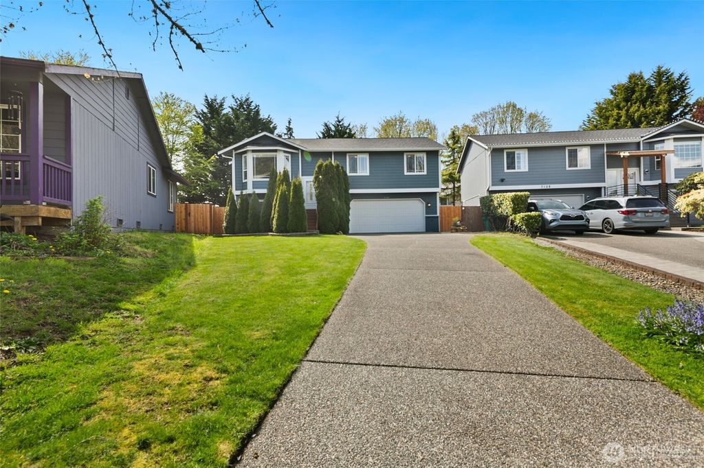 Photo of 7112 55th Place NE, Marysville, WA 98270 (MLS # 2506956)