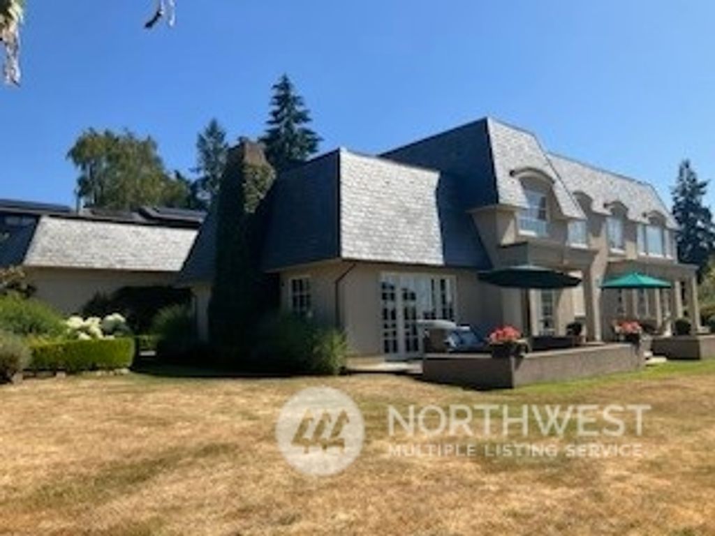 Photo of 9107 NE 47th Street, Yarrow Point, WA 98004 (MLS # 2274994)