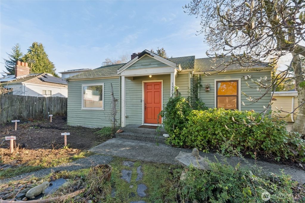 Photo of 15208 6th Avenue NE, Shoreline, WA 98155 (MLS # 2469432)