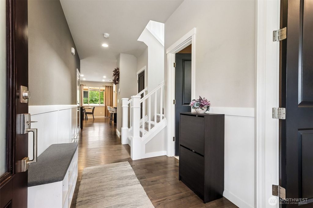 Photo of 9328 Elm Avenue SE, Snoqualmie, WA 98065 (MLS # 2416925)