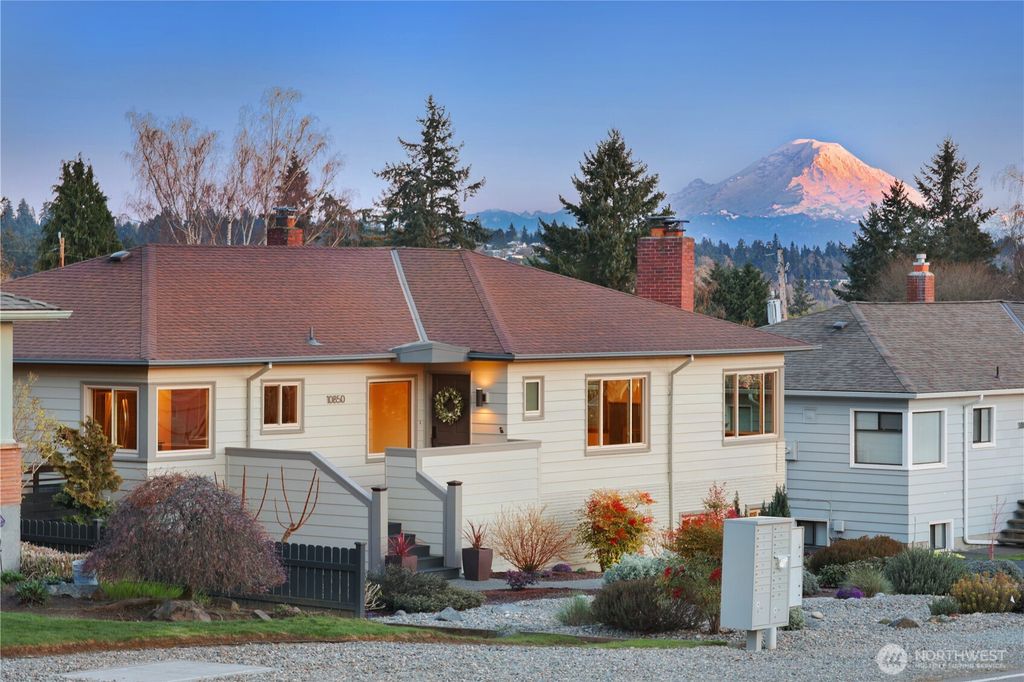 Photo of 10850 Marine View Drive SW, Seattle, WA 98146 (MLS # 2499504)