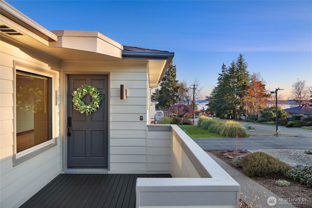 Photo of 10850 Marine View Drive SW, Seattle, WA 98146 (MLS # 2499504)