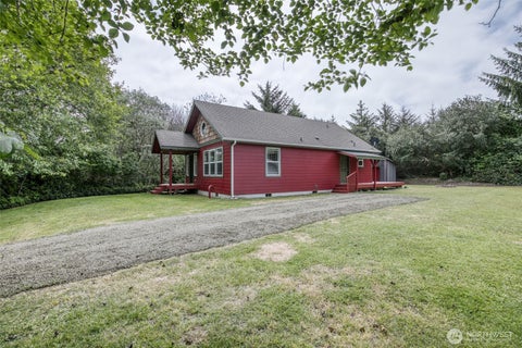 Photo of 899 Wawona Avenue SW, Ocean Shores, WA 98569 (MLS # 2528349)