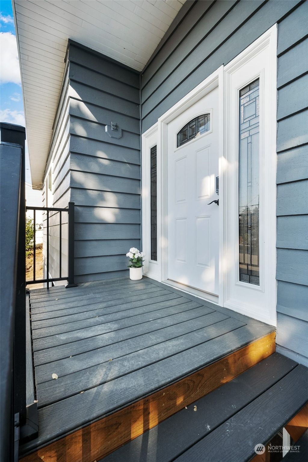 Photo of 19306 2nd Avenue S, Des Moines, WA 98148 (MLS # 2007421)