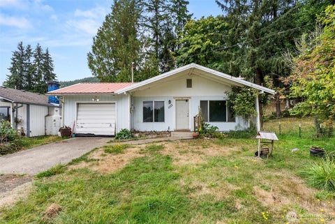 Photo of 1222 Crescent ST, Raymond, WA 98577 (MLS # 2583646)