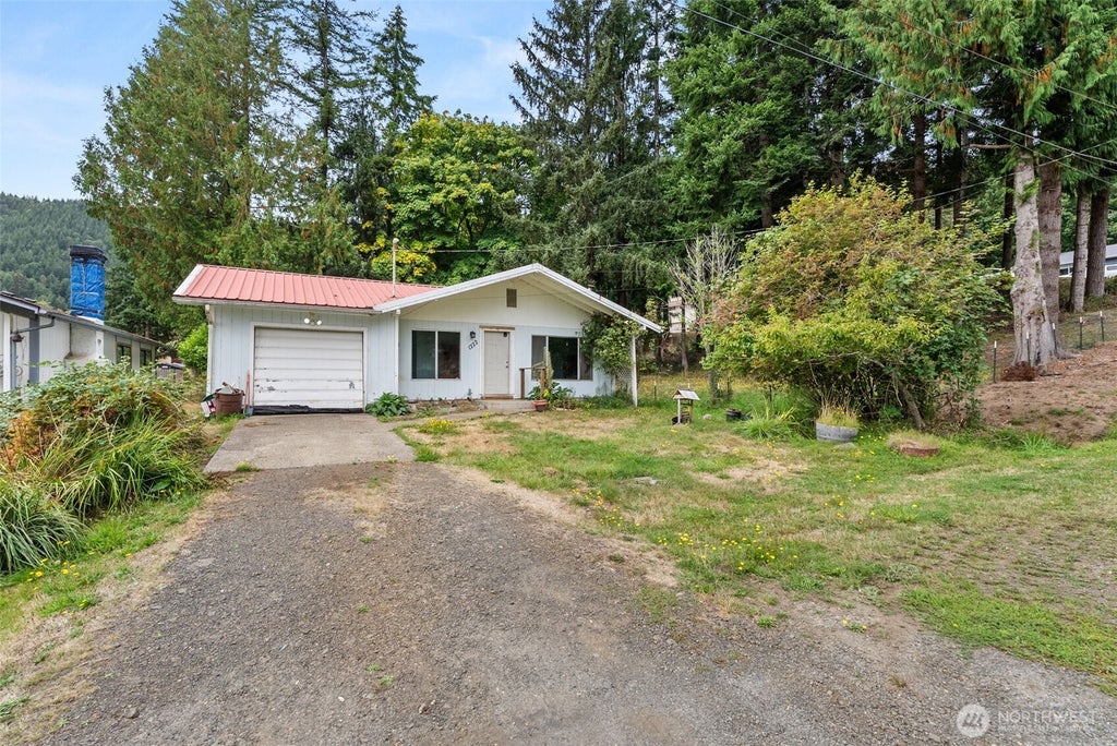 Photo of 1222 Crescent ST, Raymond, WA 98577 (MLS # 2583646)