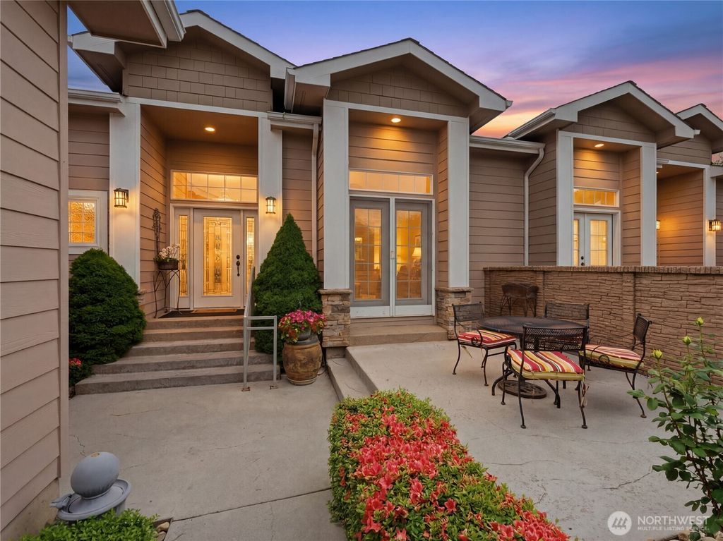 Photo of 1845 Maple Street #22, Wenatchee, WA 98801 (MLS # 2518939)