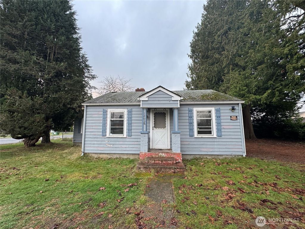 Photo of 1203 Beach Avenue, Marysville, WA 98270 (MLS # 2460954)