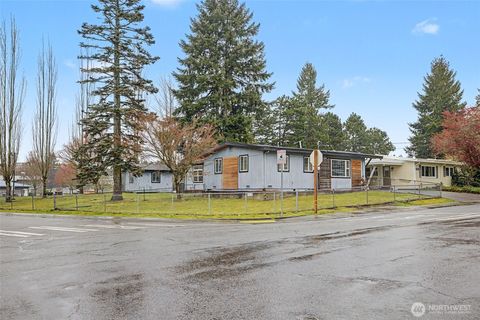 Photo of 2502 NE 7th Street, Renton, WA 98056 (MLS # 2501515)