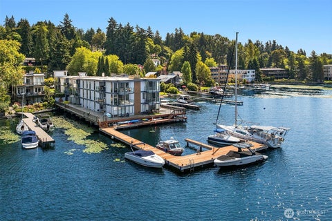 Photo of 4561 Lake Washington Boulevard NE #306, Kirkland, WA 98033 (MLS # 2570175)