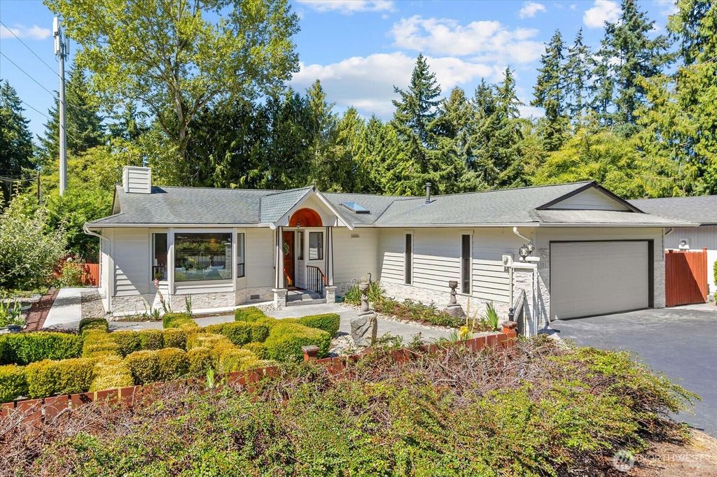 Photo of 6301 168th Street SW, Lynnwood, WA 98037 (MLS # 2422921)