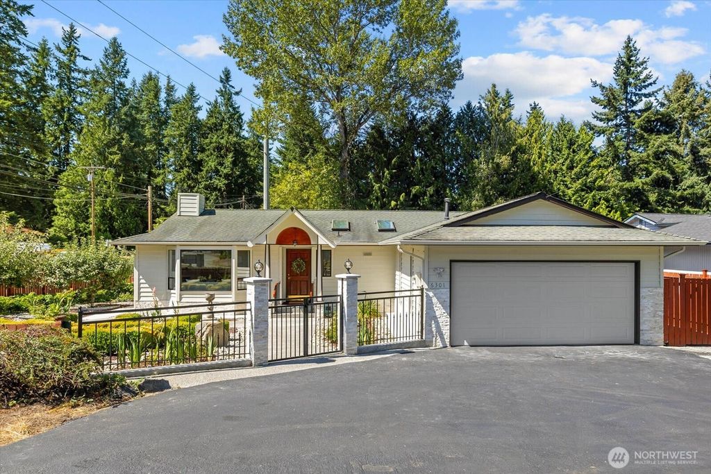 Photo of 6301 168th Street SW, Lynnwood, WA 98037 (MLS # 2422921)