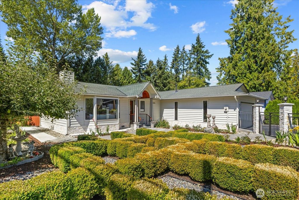 Photo of 6301 168th Street SW, Lynnwood, WA 98037 (MLS # 2422921)
