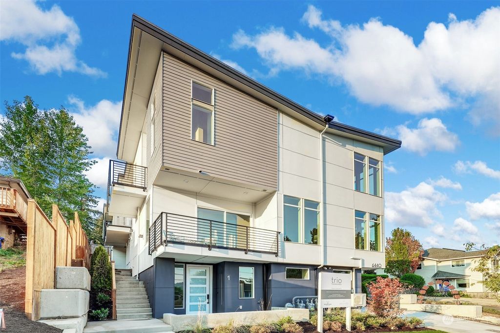 Photo of 6440 NE 181st Street #102, Kenmore, WA 98028 (MLS # 2025560)