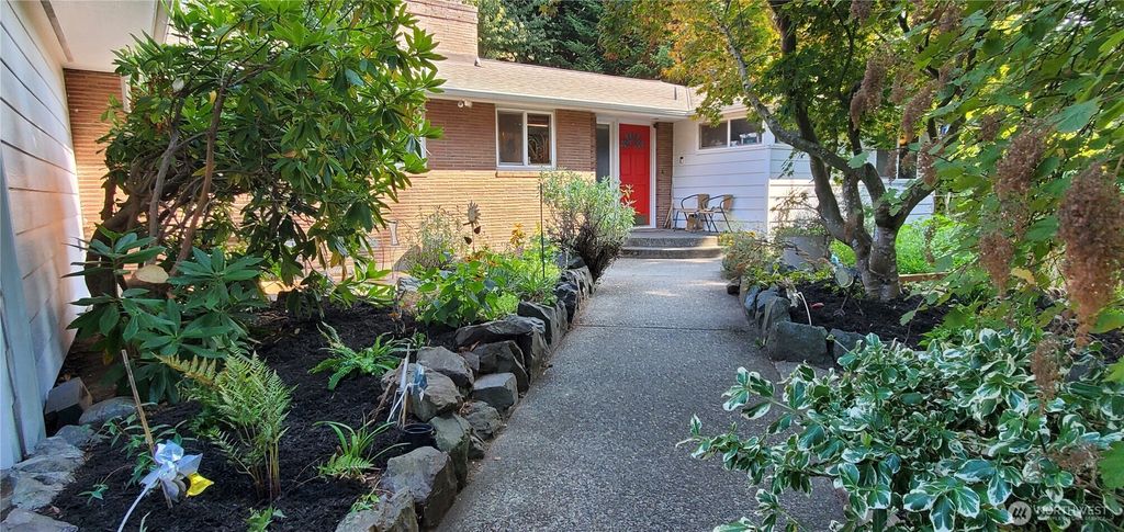Photo of 11332 38th Avenue NE, Seattle, WA 98125 (MLS # 2443086)