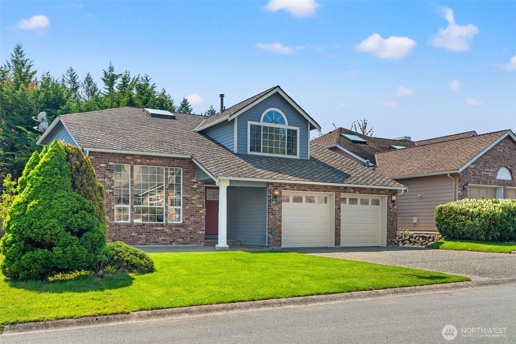 Photo of 24815 SE 37th Place, Sammamish, WA 98029 (MLS # 2348008)