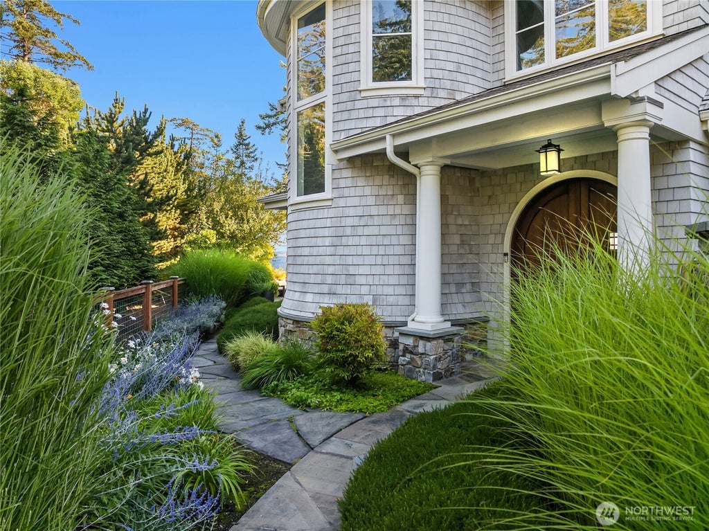 Photo of 5608 Tara Drive, Freeland, WA 98249 (MLS # 2562757)