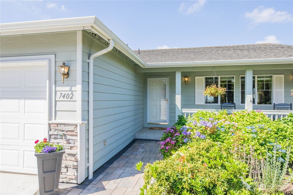Photo of 7402 29th Place NE, Marysville, WA 98270 (MLS # 2261354)