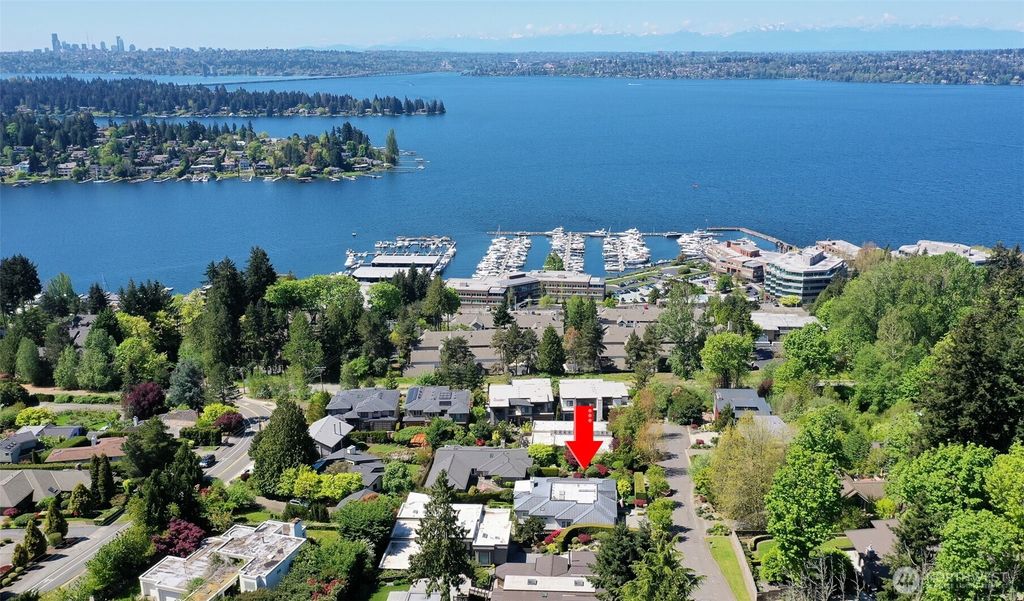 Photo of 10419 NE 53RD Street, Kirkland, WA 98033 (MLS # 2513753)