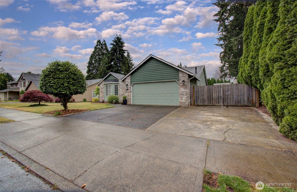 Photo of 10411 NE 94th Street, Vancouver, WA 98662 (MLS # 2535687)