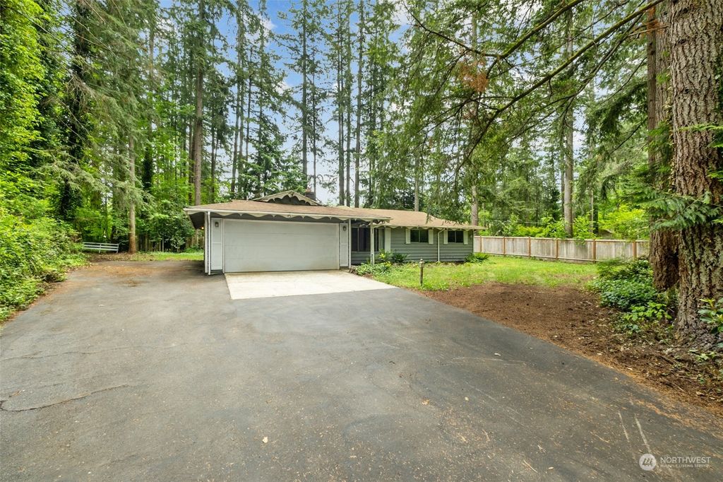 Photo of 24931 SE 30th Street, Sammamish, WA 98075 (MLS # 2073049)