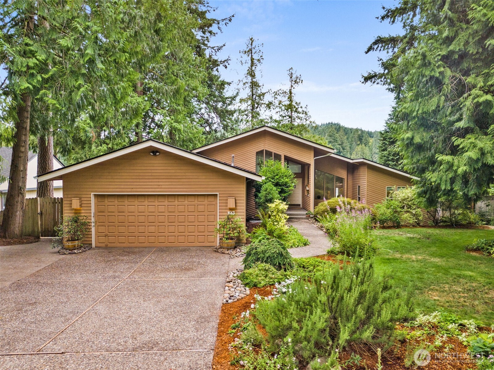 1613 Camden Circle SW