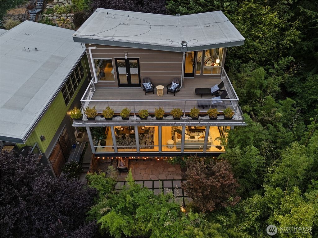 Photo of 4050 34th Avenue S, Seattle, WA 98118 (MLS # 2430112)