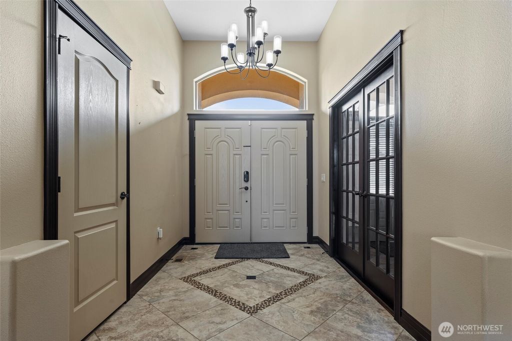 Photo of 440 Dream Street SE, Moses Lake, WA 98837 (MLS # 2469397)