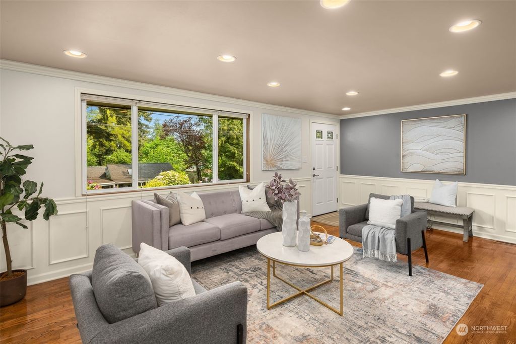 Photo of 14023 25th Avenue NE, Seattle, WA 98125 (MLS # 2068134)