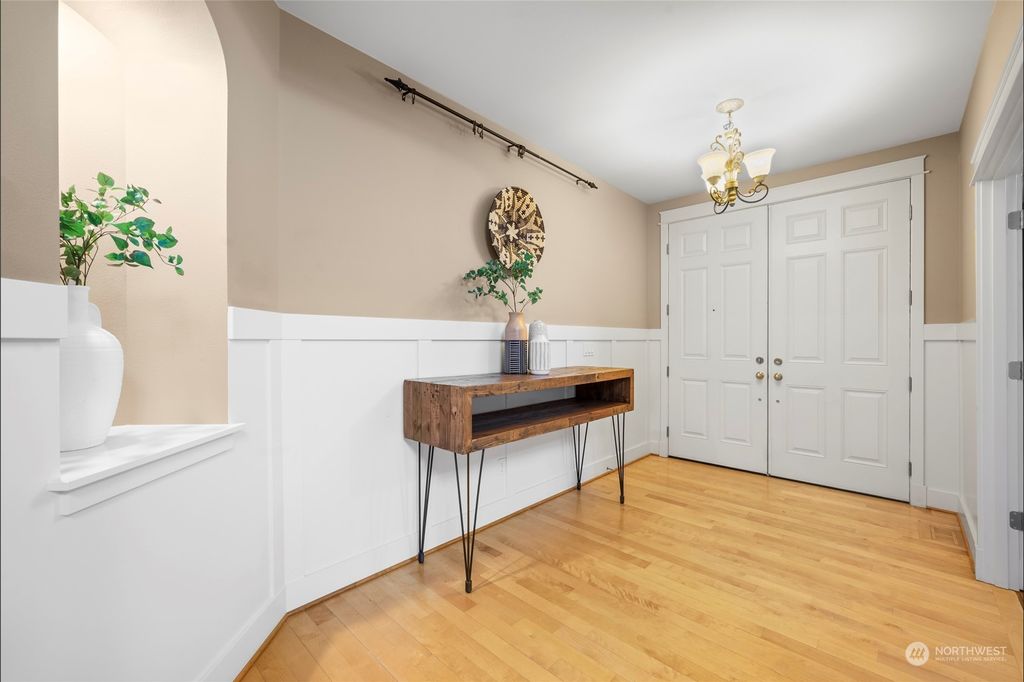 Photo of 3109 222nd Court SE, Sammamish, WA 98075 (MLS # 2189432)