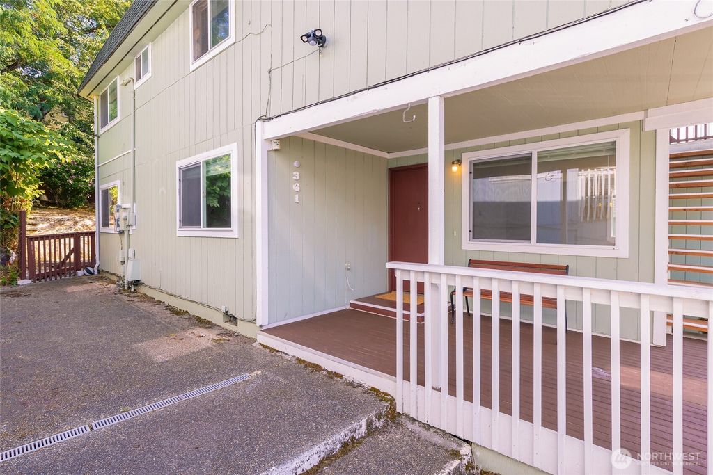 Photo of 361 Earlington Avenue SW, Renton, WA 98057 (MLS # 2488246)