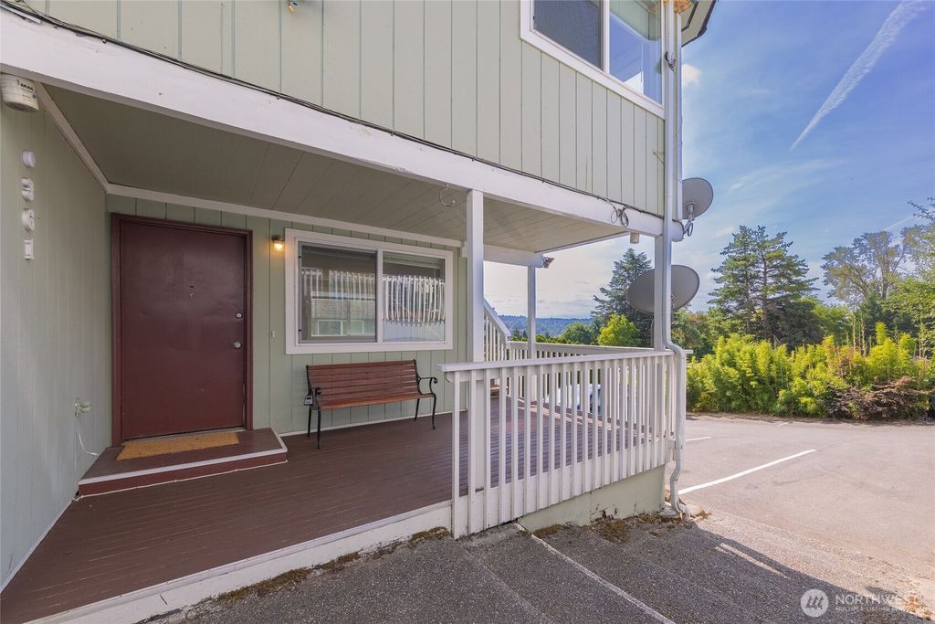 Photo of 361 Earlington Avenue SW, Renton, WA 98057 (MLS # 2488246)