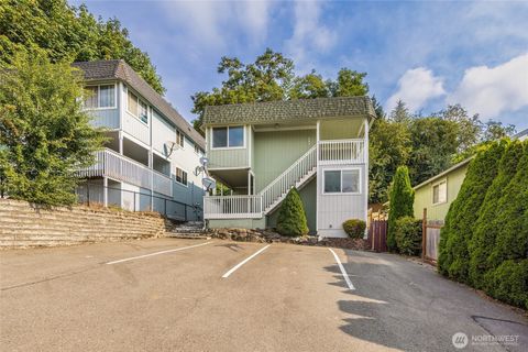 Photo of 361 Earlington Avenue SW, Renton, WA 98057 (MLS # 2488246)