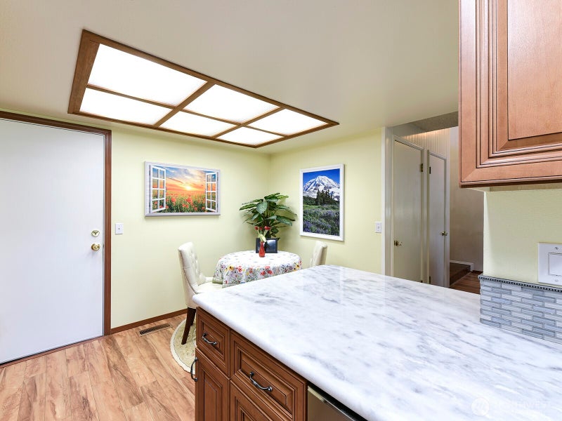 7713 Zircon Drive SW