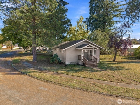 Photo of 1348 Central Boulevard, Centralia, WA 98531 (MLS # 2594570)
