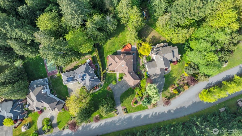 Photo of 24212 NE 30th Place, Sammamish, WA 98074 (MLS # 2367448)