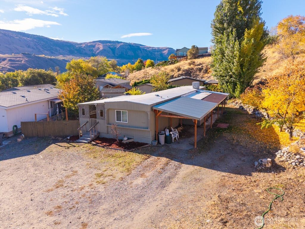 Photo of 271 Chestnut Street, Chelan Falls, WA 98817 (MLS # 2448783)