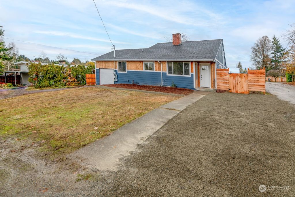 Photo of 1805 SW 112th Street, Seattle, WA 98146 (MLS # 2020106)