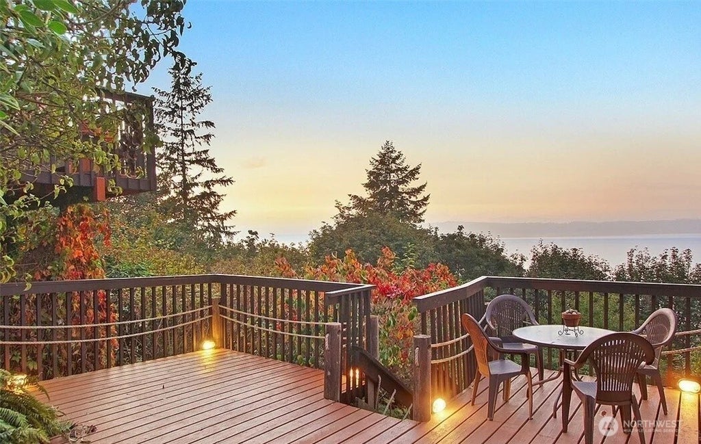 Photo of 5112 SW 311th Place, Federal Way, WA 98023 (MLS # 2580516)