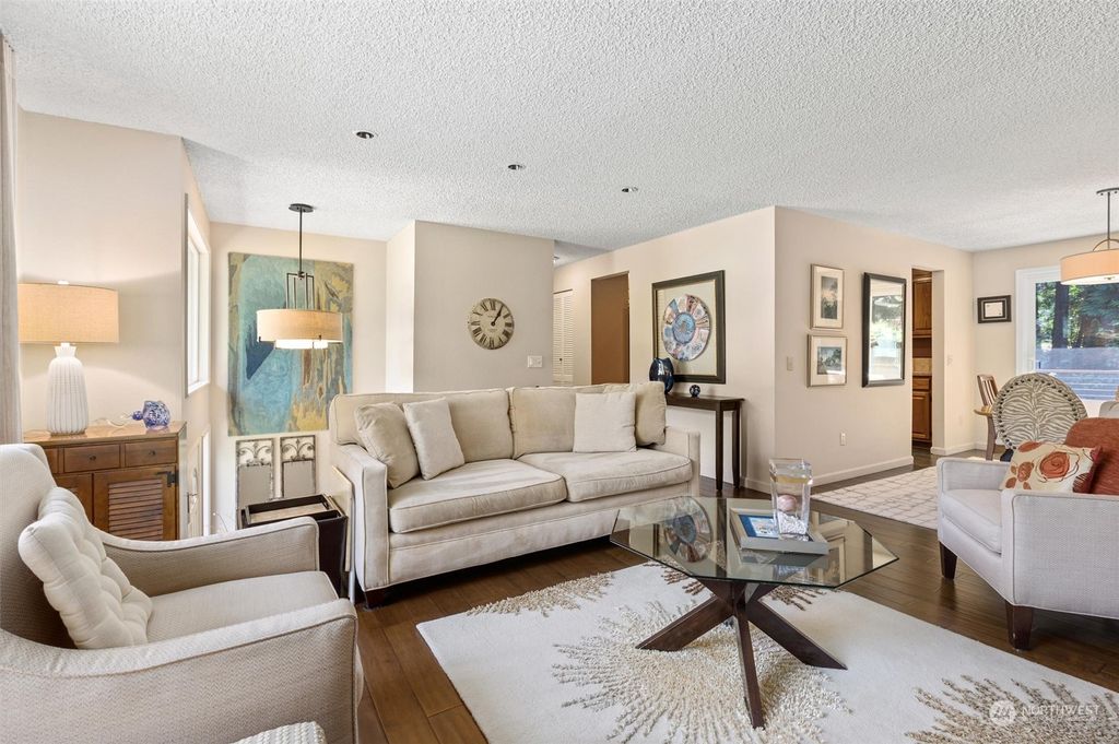 Photo of 11921 NE 148th Street, Kirkland, WA 98034 (MLS # 2073473)